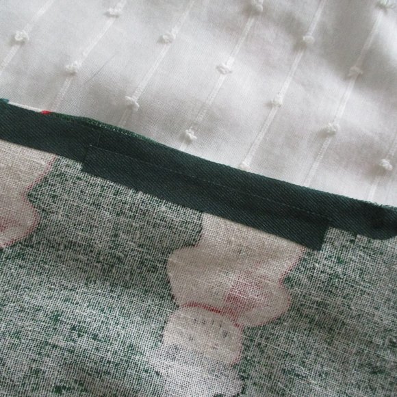 Vtg Woodland Christmas tablecloth - Picture 6 of 7